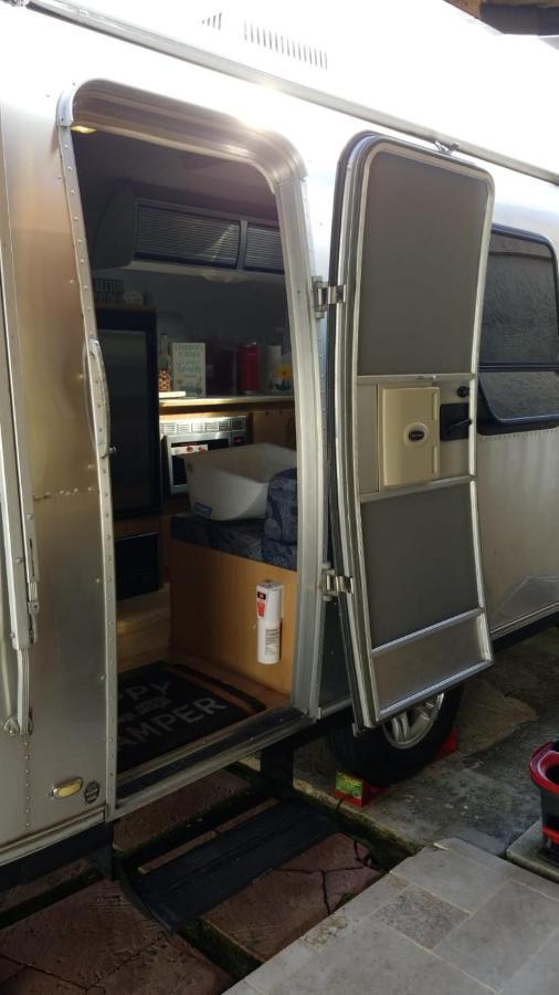 Airstream In The Center Of It All ميامي المظهر الخارجي الصورة